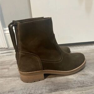 Mila brown leather ankle boot bootie size 9